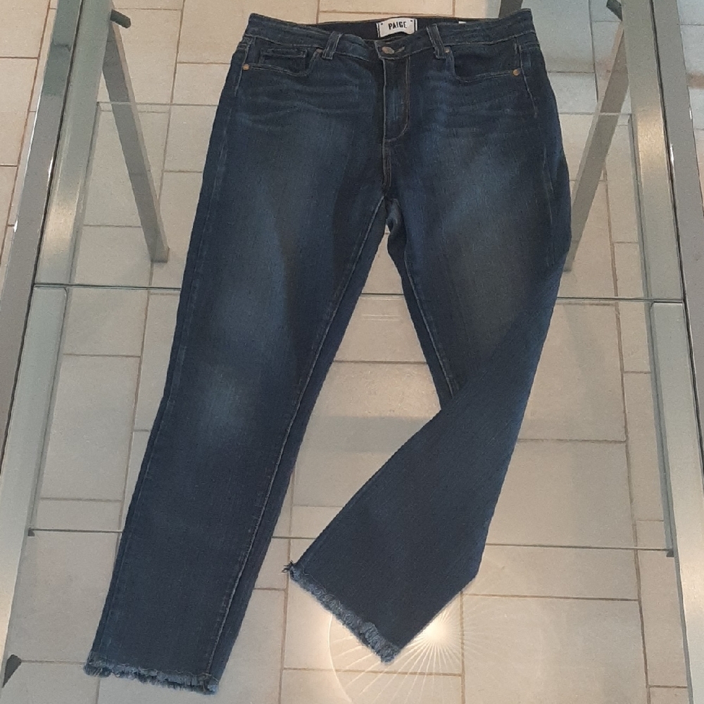 PAIGE💙FRAYED HEM Ankle Cropped Jeans in Dark Blue Size 30
